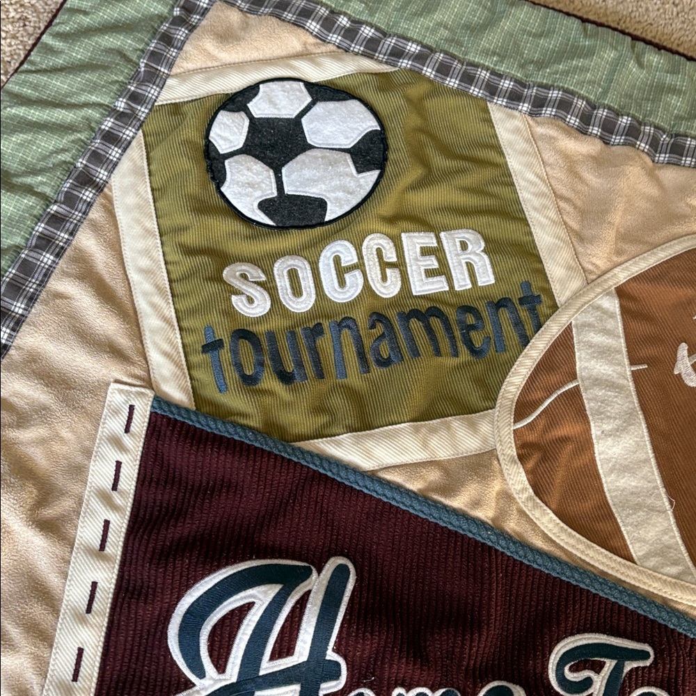 Sports-Themed Kids Quilt - Picture 5 of 8